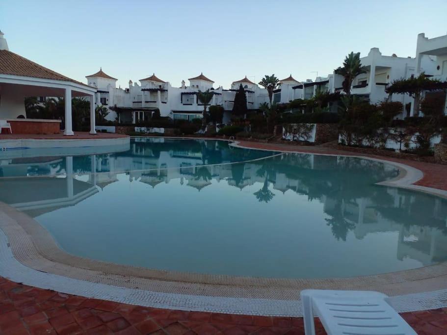 Luxury Seafront With Ocean View, Pools, And Private Gardens *